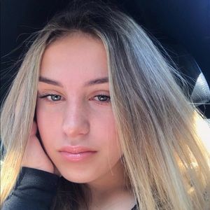 Meet your Posher, Milana